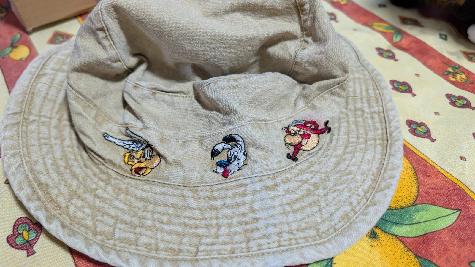 Asterix and Obelix vintage embroidered cotton bob hat size 54 – photo 7